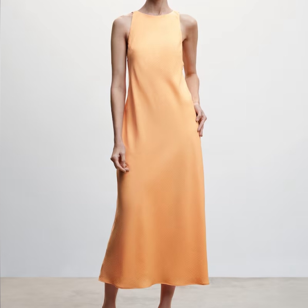 nwt cut out back dress